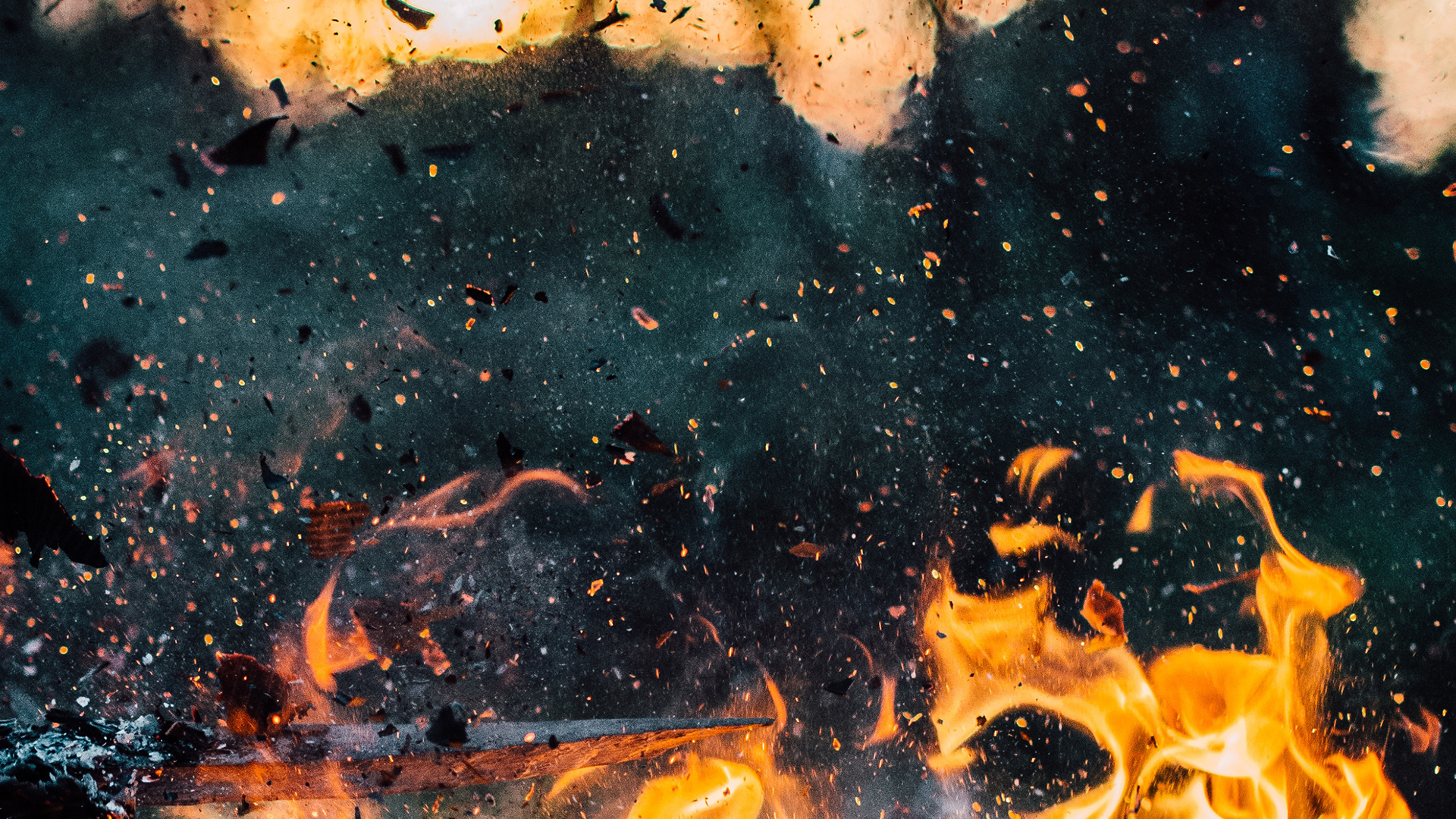 Open fire flames