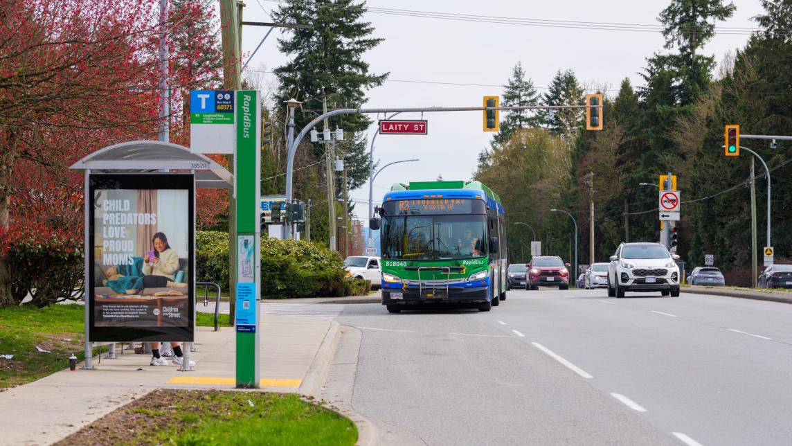 bus on lougheed highway